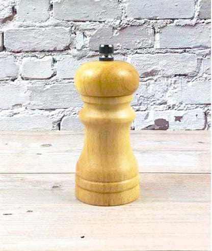 Oak grinder, pepper mill, manual pepper grinder and multi bottle kitchen tool